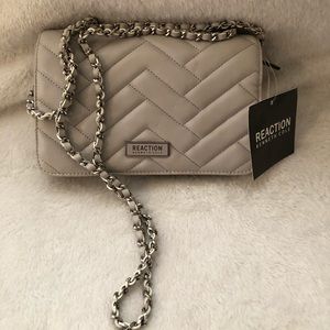 KENNETH COLE REACTION BEIGE HANDBAG